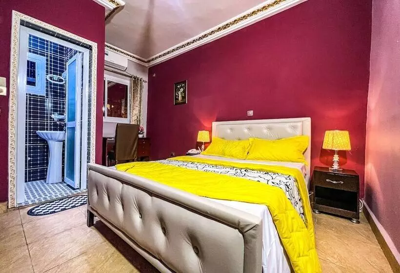 هتل Hôtel The Place