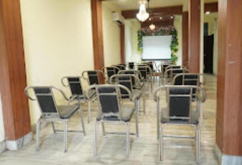 فندق Midtown Bihar