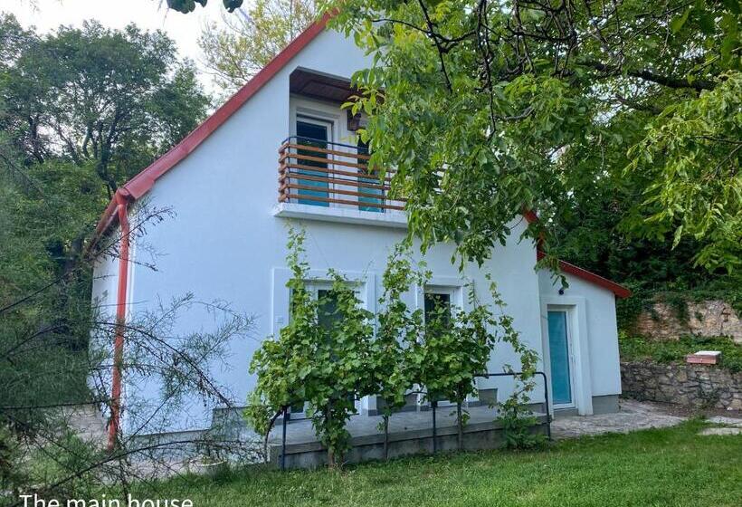 ペンション Cozy Little “hideaway