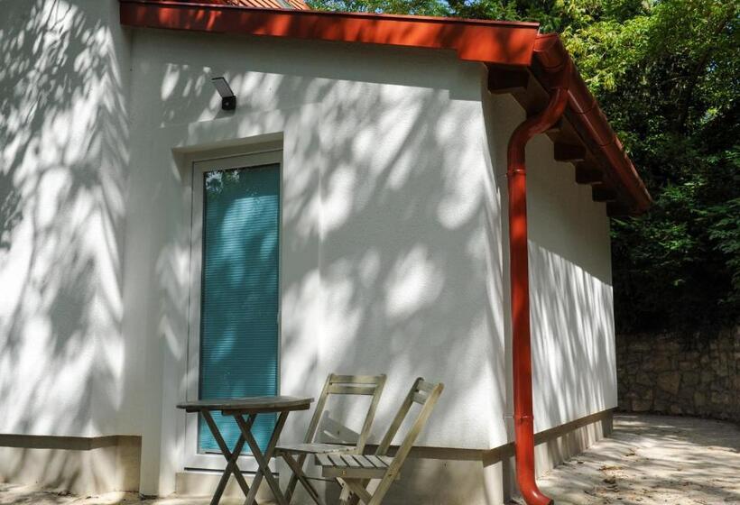 ペンション Cozy Little “hideaway