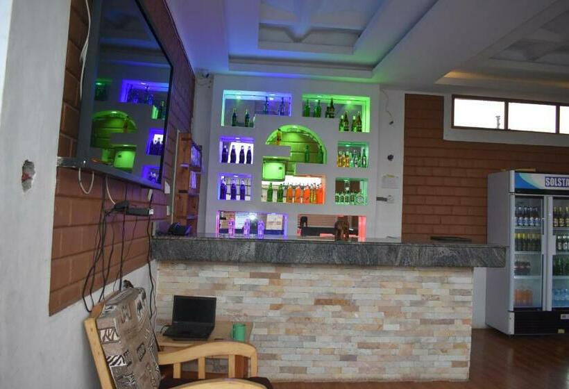 هتل Gator S Paradise Resort Kasese Ltd