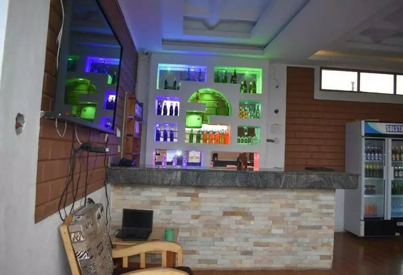 هتل Gator S Paradise Resort Kasese Ltd