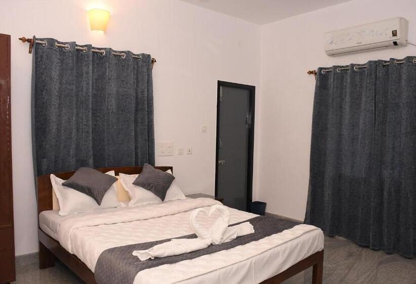 Hotelli Sizzling Inn Pondy