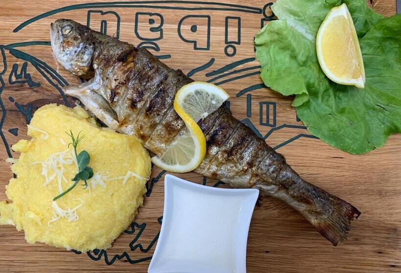 Pensão Hanul și Păstrăvăria țibău