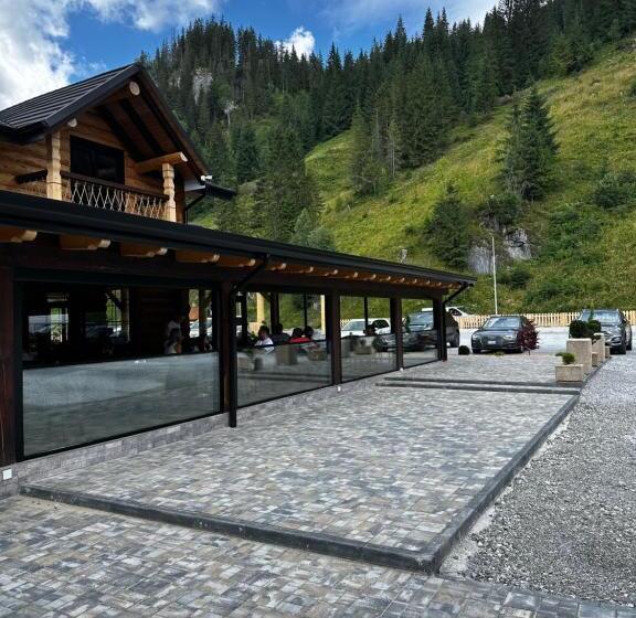 Pensão Hanul și Păstrăvăria țibău