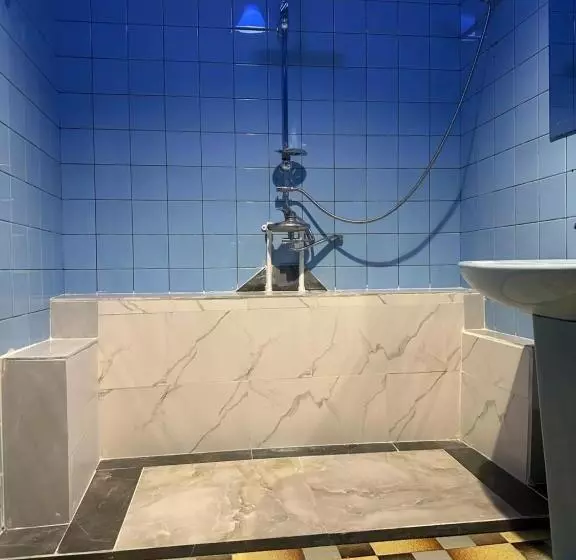 پانسیون Napoli Nataxtari Hotel,pool,bar