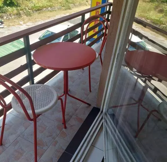 تختخواب و صبحانه 33 Lipe