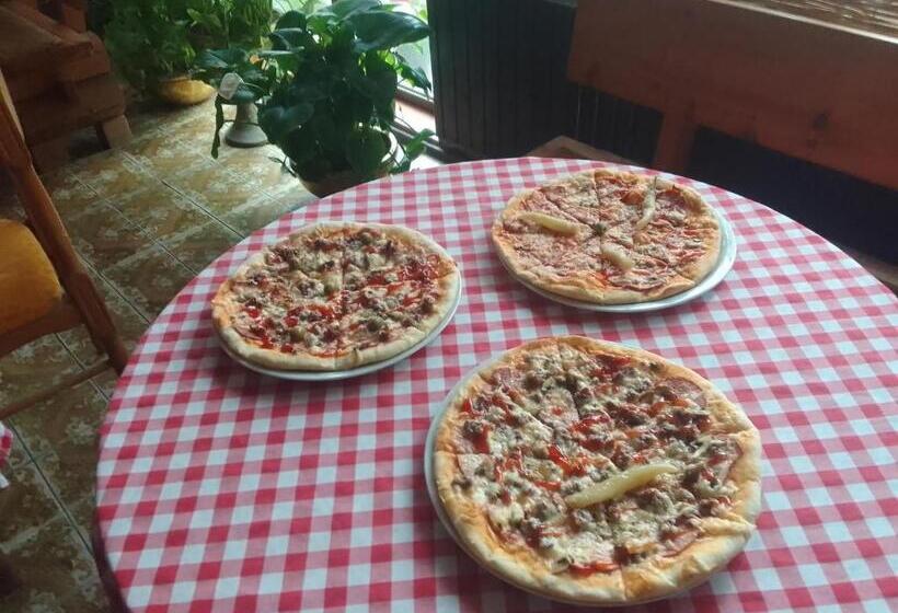 تختخواب و صبحانه 33 Lipe