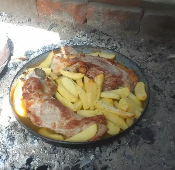 تختخواب و صبحانه 33 Lipe