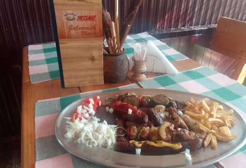 تختخواب و صبحانه 33 Lipe