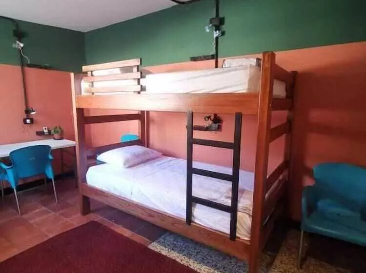 ベッドアンドブレックファースト La Bonita Guesthouse