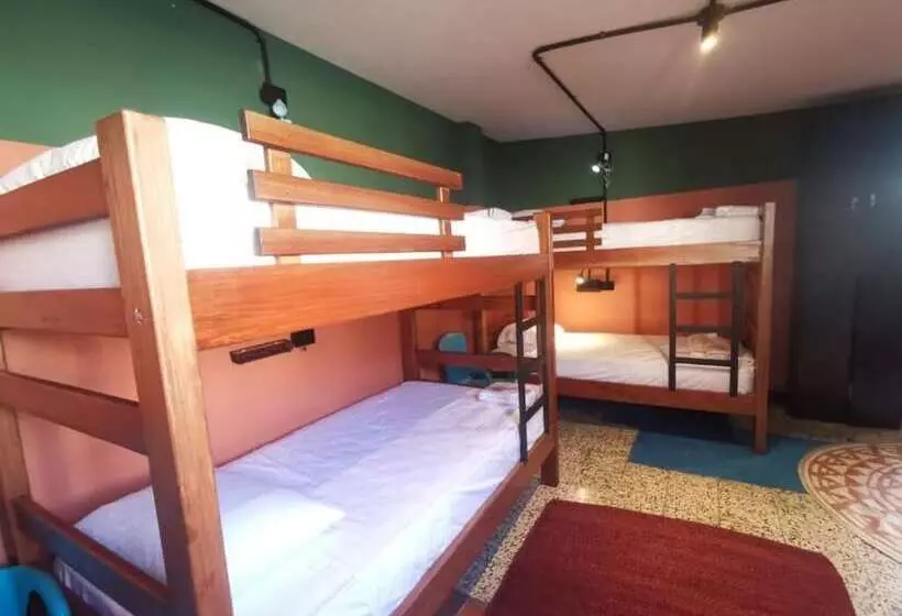 ベッドアンドブレックファースト La Bonita Guesthouse