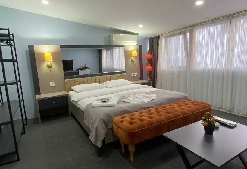 ホテル Kadıköy Linda