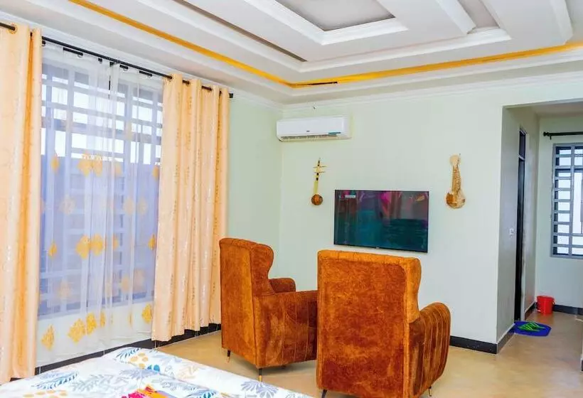 هتل Mlimwa Hill Palace