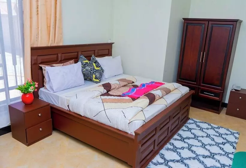 هتل Mlimwa Hill Palace