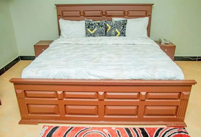 هتل Mlimwa Hill Palace