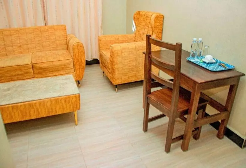 هتل Mlimwa Hill Palace