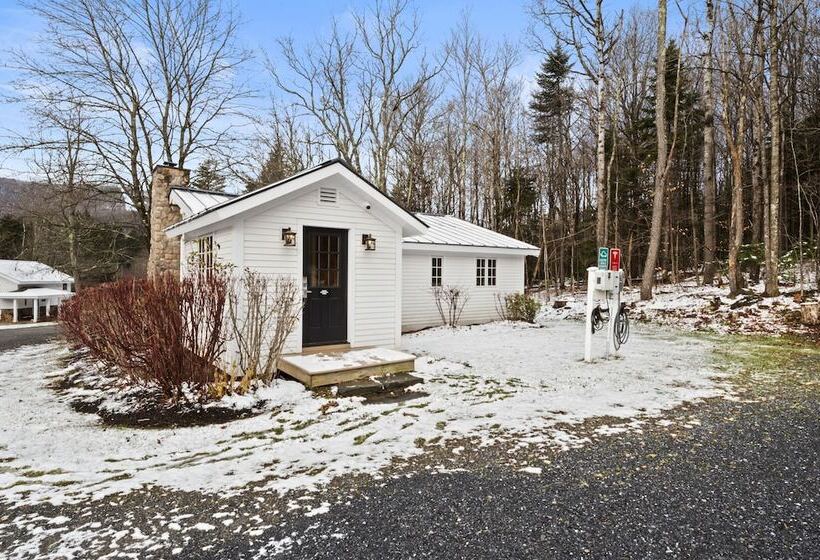 هاستل Brook Bound Inn