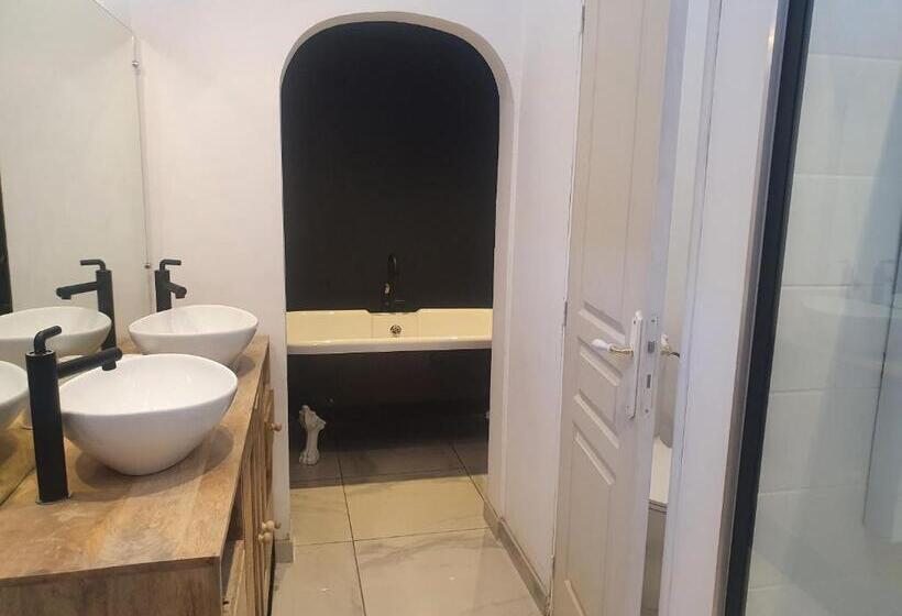 مبيت وإفطار Royale M.a