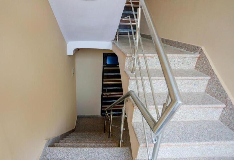 ホテル Oyo Flagship Bn