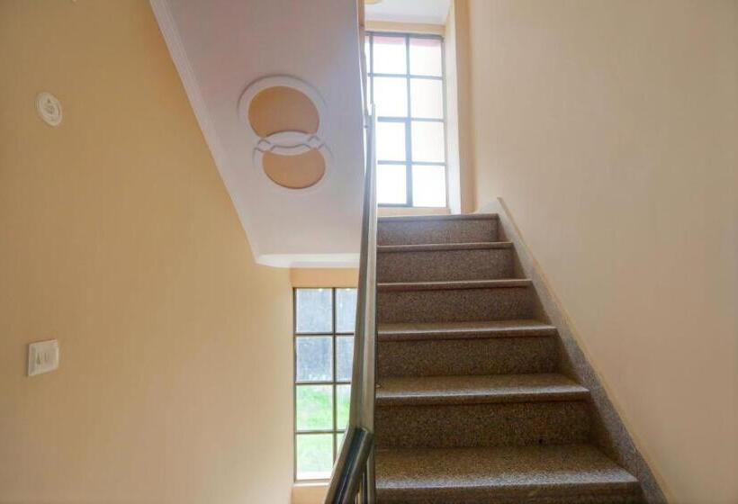 ホテル Oyo Flagship Bn