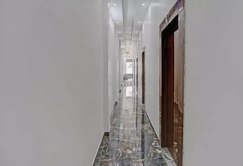 Hotelli Oyo Flagship The Majestic