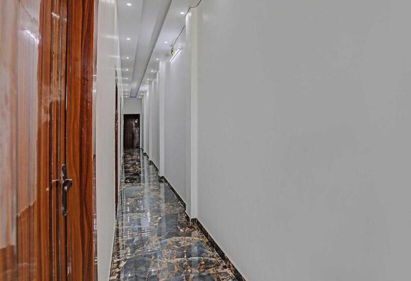 בית מלון כפרי Oyo Flagship The Majestic