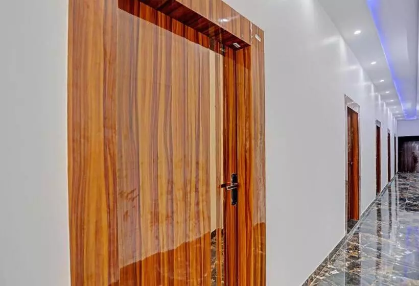 Hotelli Oyo Flagship The Majestic