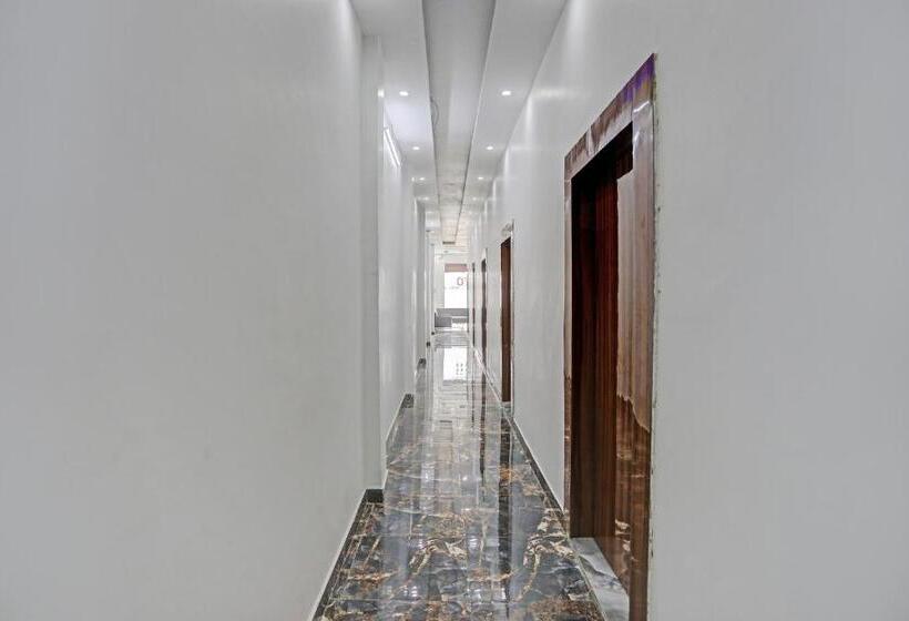 בית מלון כפרי Oyo Flagship The Majestic