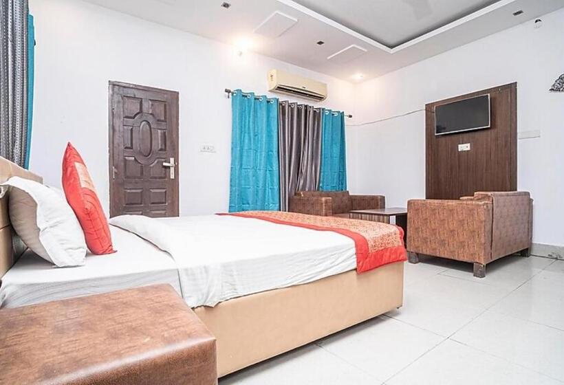 Отель Riverview