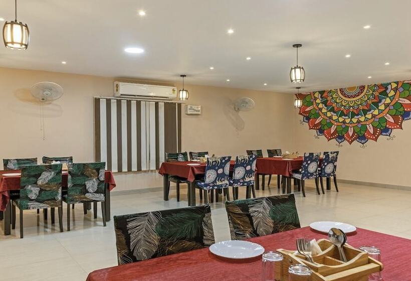 Itsy Hotels Kashi Grand, Bhu