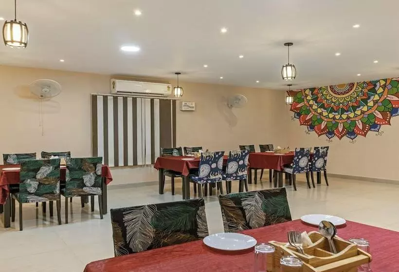 Itsy Hotels Kashi Grand, Bhu