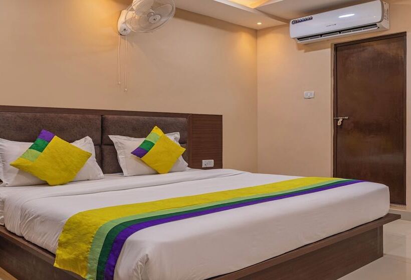 Itsy Hotels Kashi Grand, Bhu
