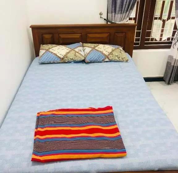 Majatalo Uthayam Guest House