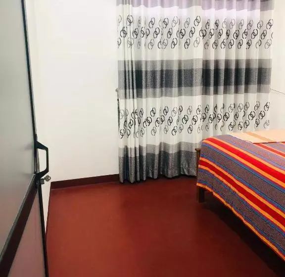 Majatalo Uthayam Guest House