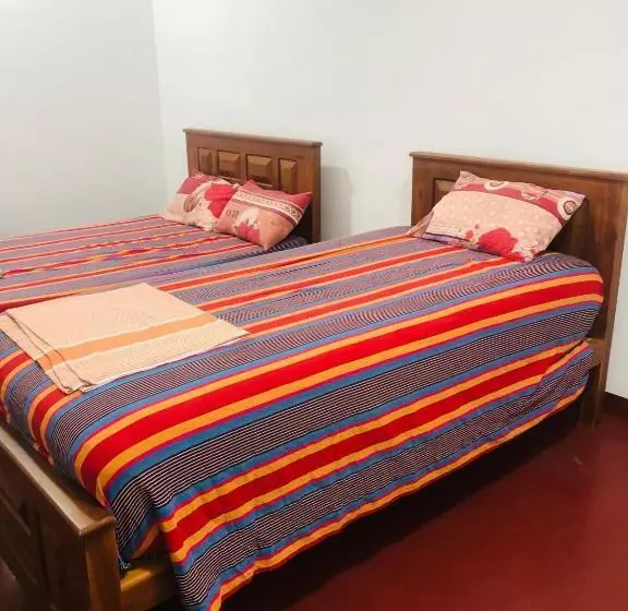 Majatalo Uthayam Guest House