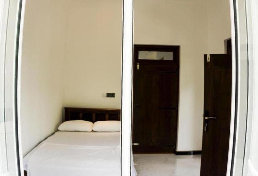 بنسيون Uthayam Guest House