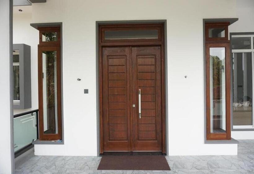 بنسيون Uthayam Guest House