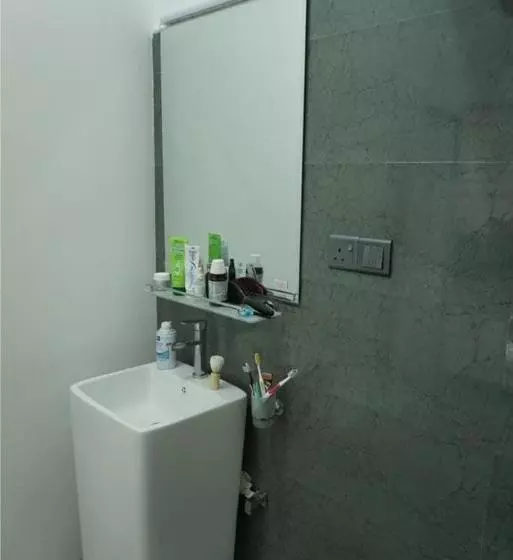 Majatalo Uthayam Guest House