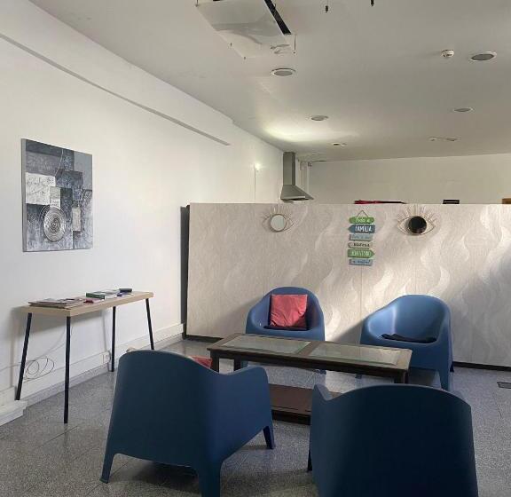 هاستل Casa Augusta 3