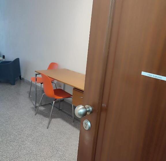 هاستل Casa Augusta 3