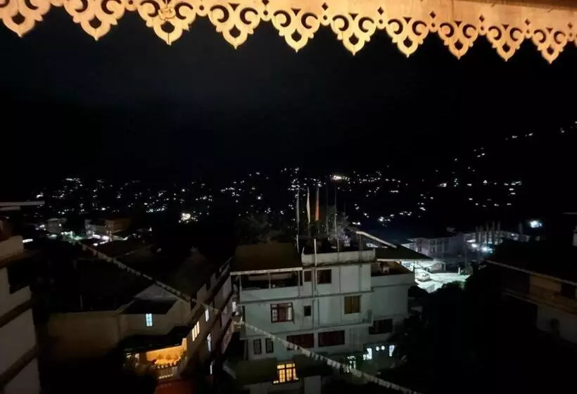 Hotelli Little Sikkim Inn