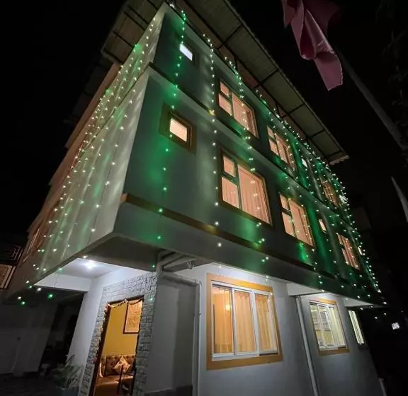 Hotelli Little Sikkim Inn