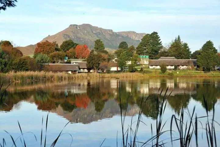 リゾートホテル Drakensberg White Mountain Backpackers