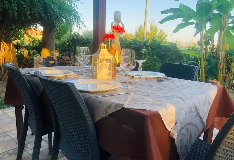 簡易ホテル Ristorante L'orizzonte