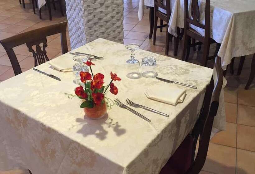 مسافرخانه Ristorante L'orizzonte