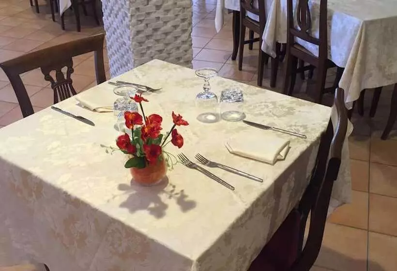 簡易ホテル Ristorante L'orizzonte