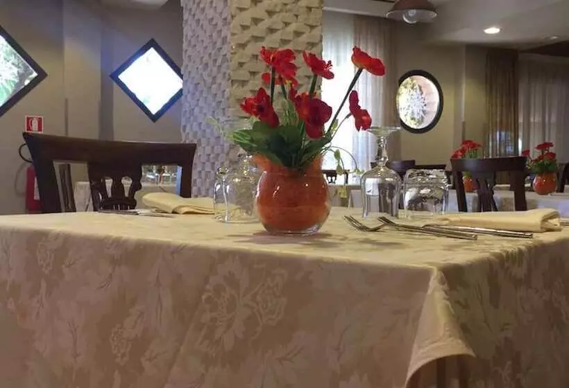 簡易ホテル Ristorante L'orizzonte