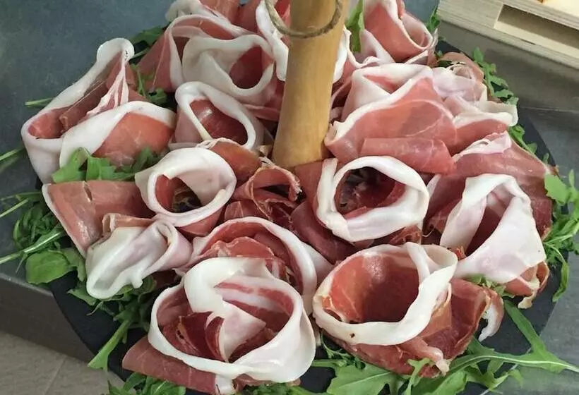 簡易ホテル Ristorante L'orizzonte