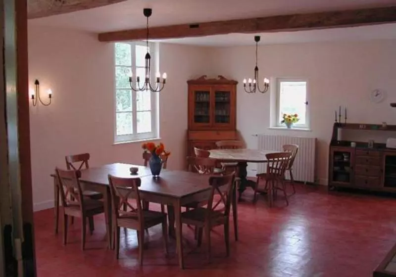 Hotelli Chambres Dhotes Au Chateau